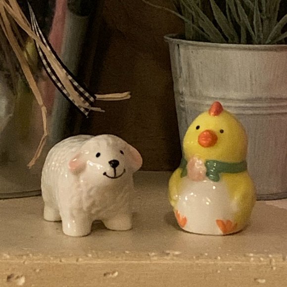 Easter Chick and Lamb Salt and Pepper Shakers - Picture 1 of 5